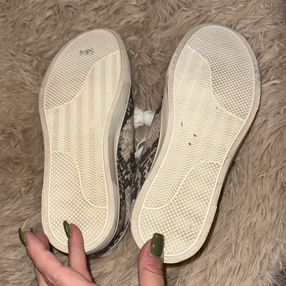 Steve Madden White and Snake Print Athletic Shoes - Picture 5 of 6